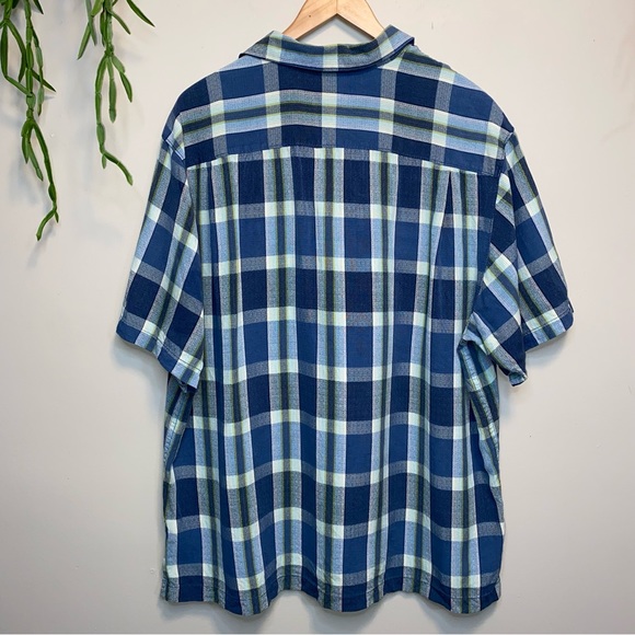 Tommy Bahama 100% Pure Silk Plaid Short Sleeve Button down shirt - Picture 2 of 12